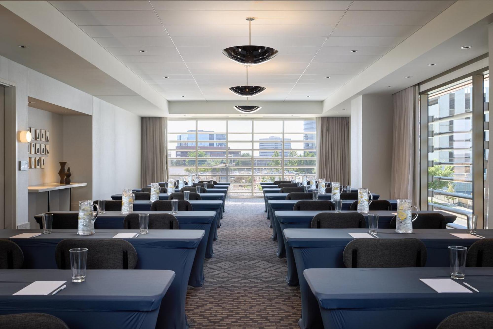 Kimpton Claret Hotel By Ihg Denver Bagian luar foto